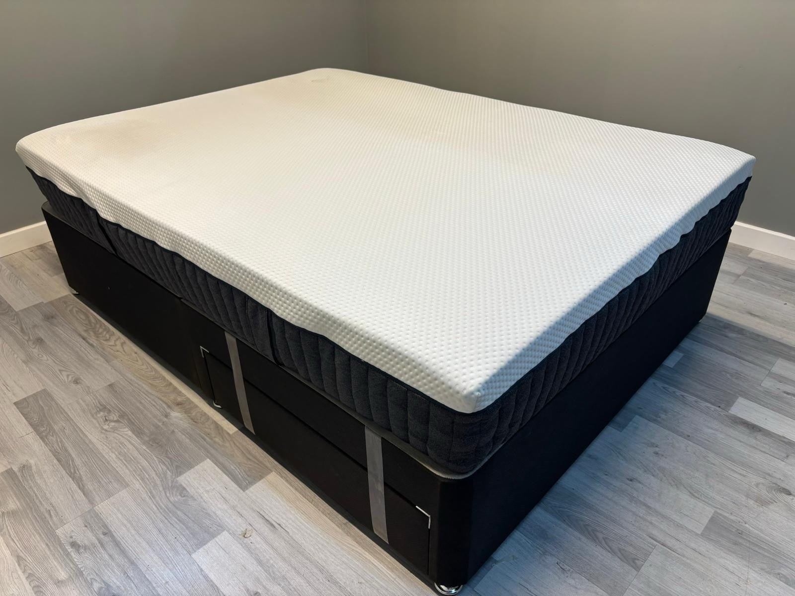 Emma Original Premium Hybrid  5FT Kingsize Mattress -  RRP £799 25cm Depth - Home Furniture Interiors