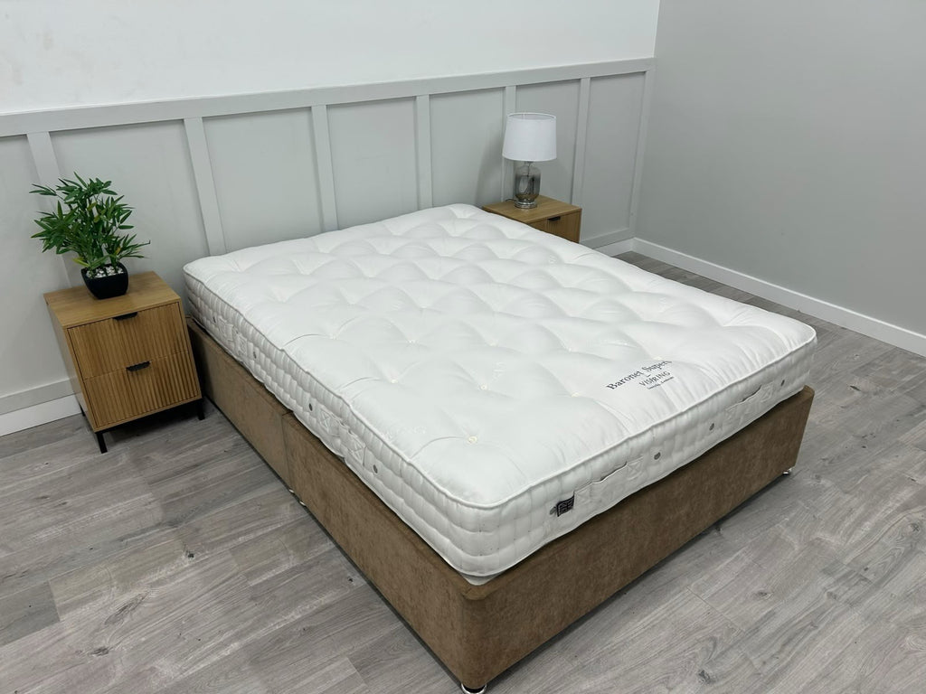 Vispring Baronet Superb 5ft Kingsize firm spring mattress with plush top and supportive sides, perfect for comfortable sleep.