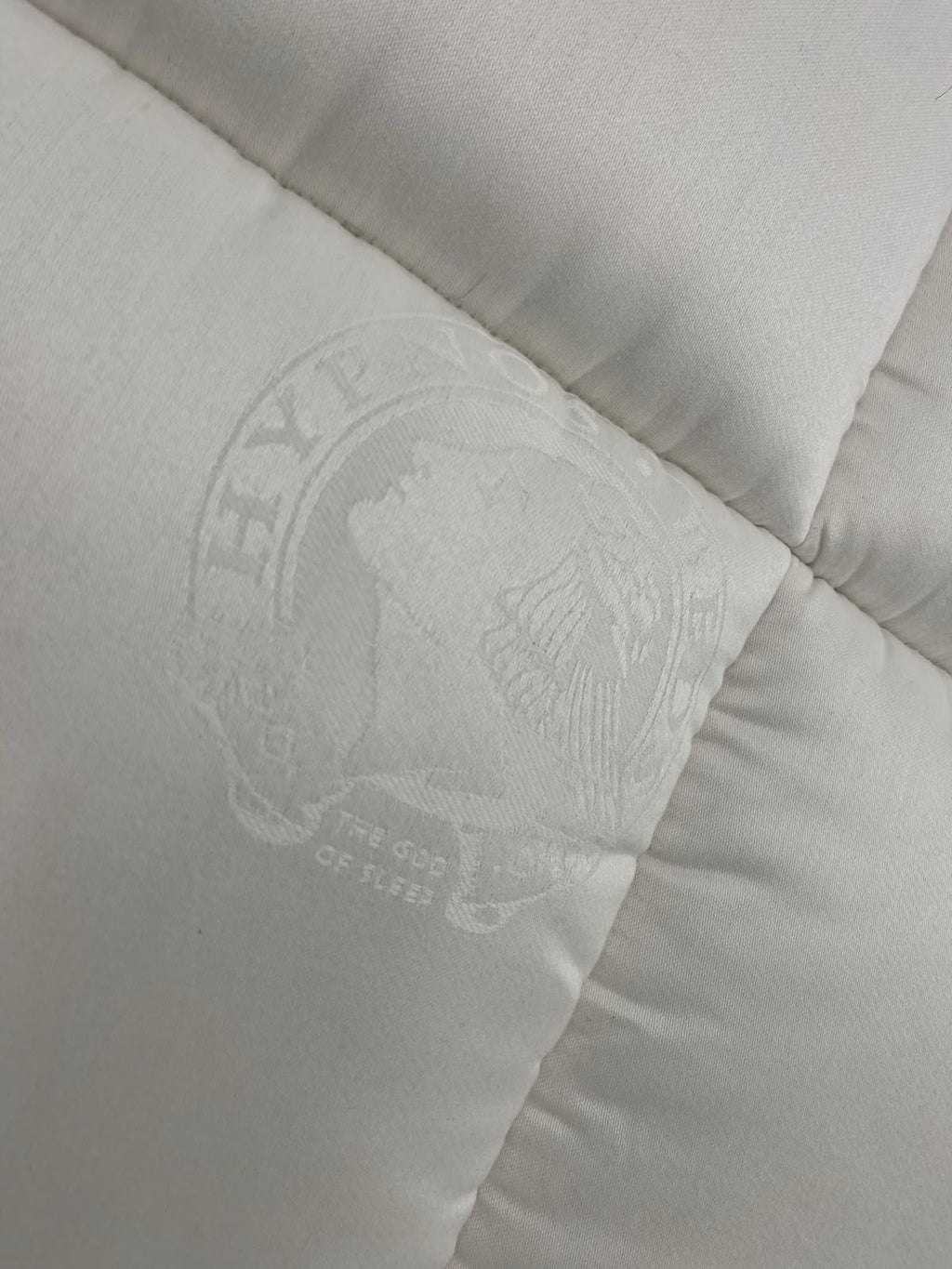 Hypnos Bespoke Sapphire Mattress with Detachable Topper 5FT Kingsize RRP £6799