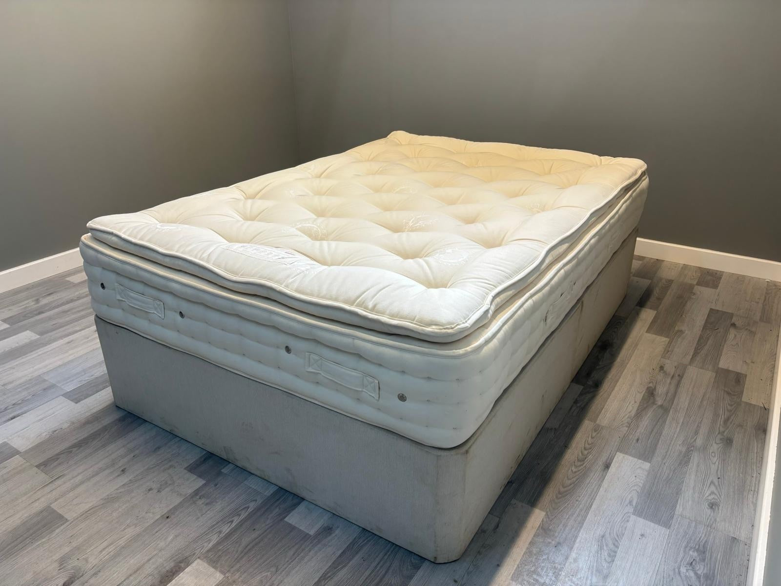 Hypnos Luxurious Earth 03 Double 4FT 6 Mattress - RRP £2599 Medium - Home Furniture Interiors