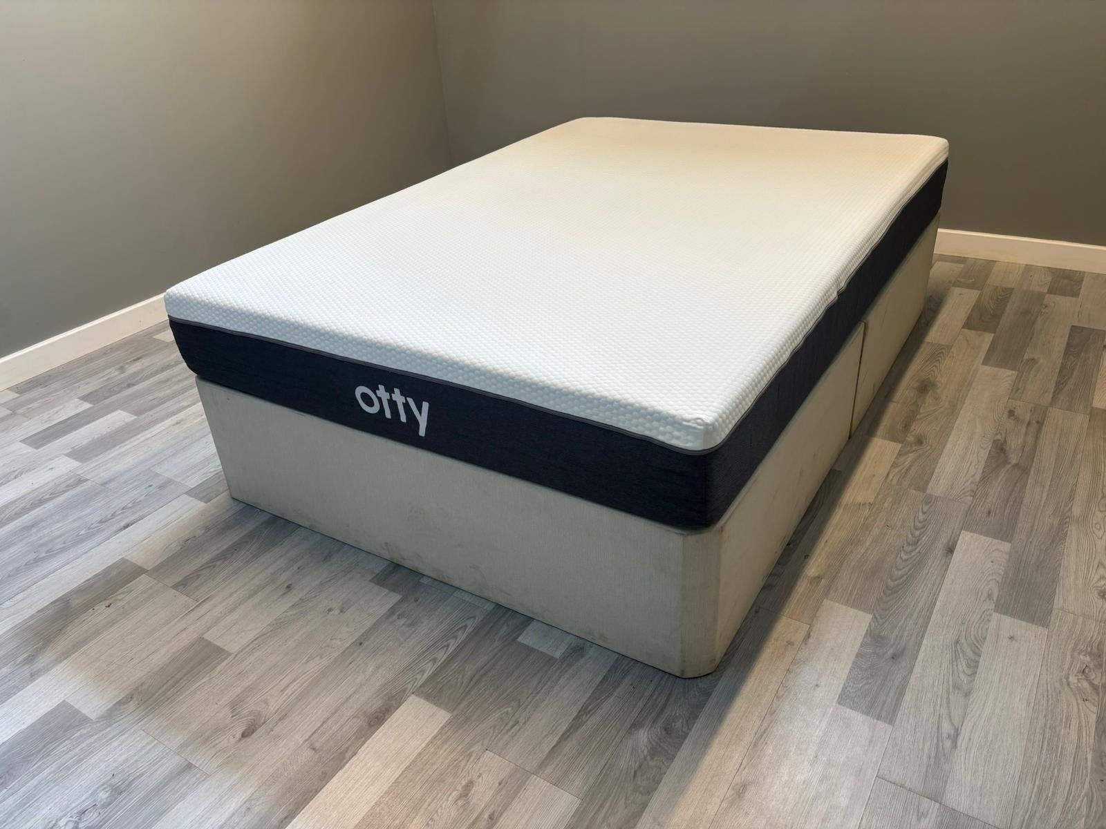 OTTY Hybrid Mattress 5FT Kingsize RRP £749 23cm Deep Medium / Firm