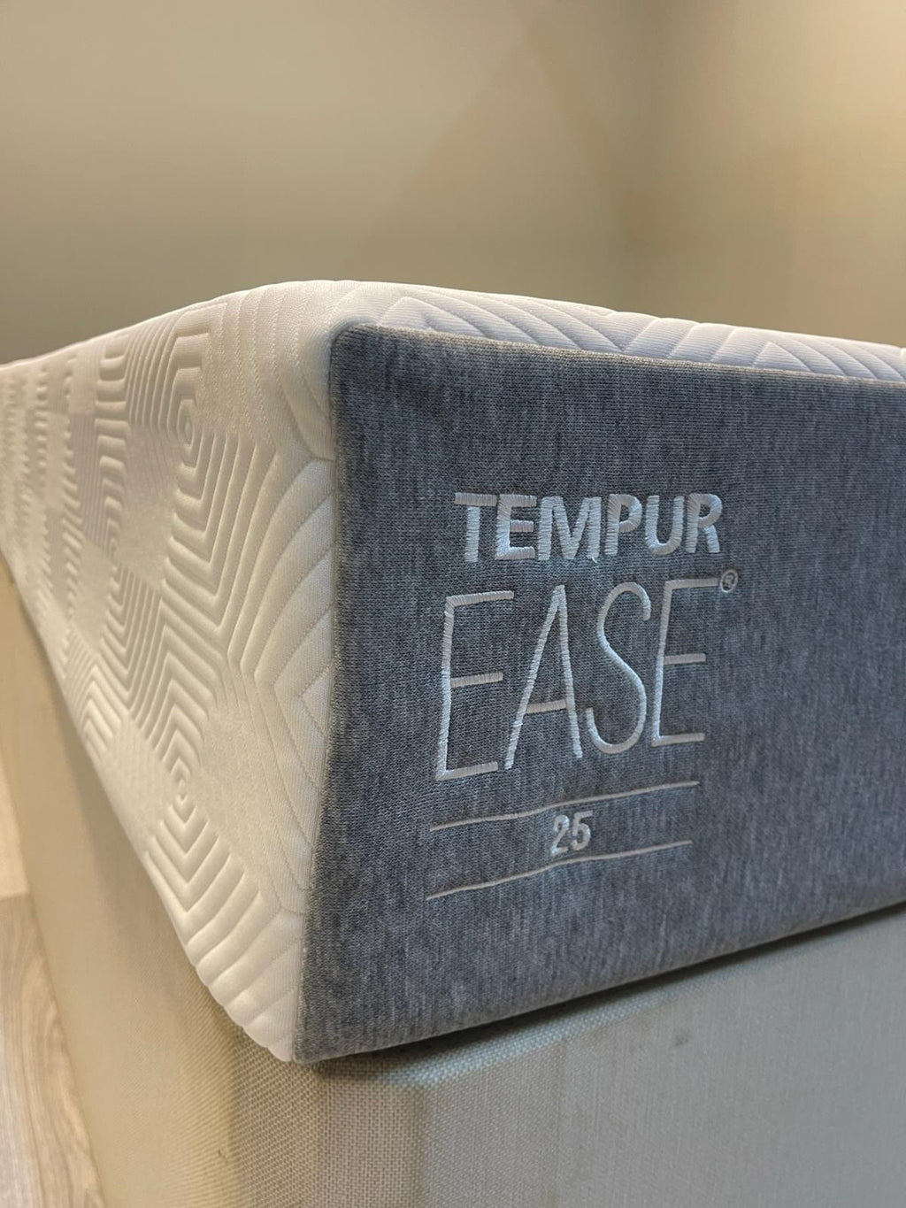 Tempur Ease Double 4FT 6 Mattress, Medium Firm - RRP £1,098 - Home Furniture Interiors