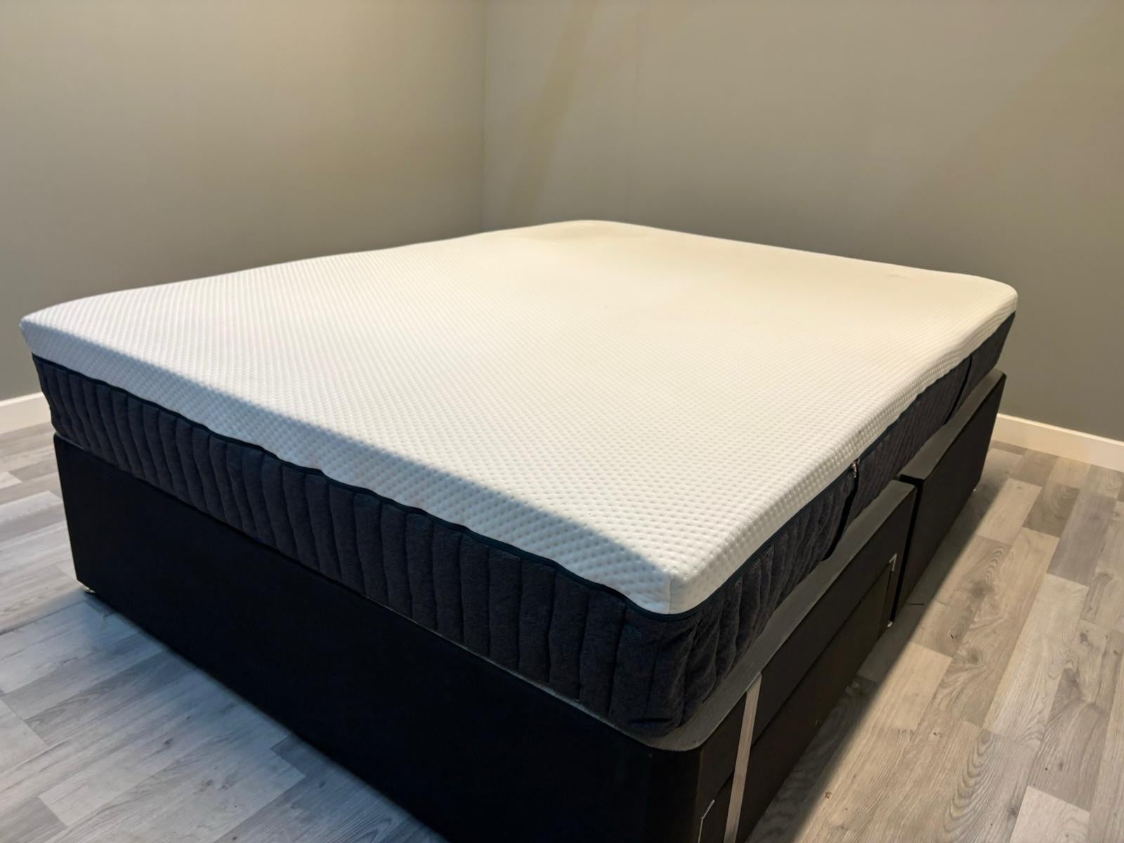Emma Original Premium Hybrid  5FT Kingsize Mattress -  RRP £799 25cm Depth - Home Furniture Interiors