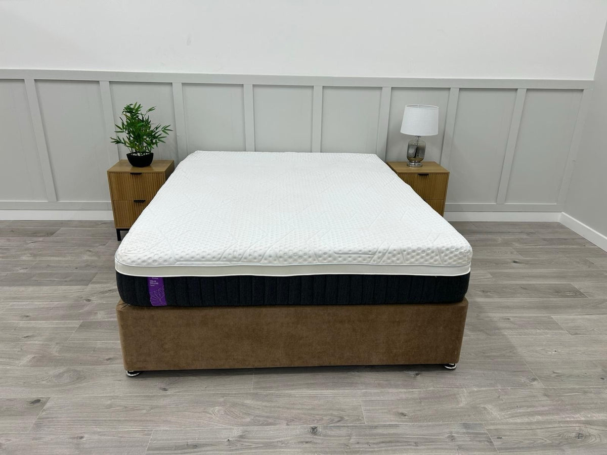Emma Mattress Helix Hybrid Deluxe 5FT Kingsize   RRP £1599