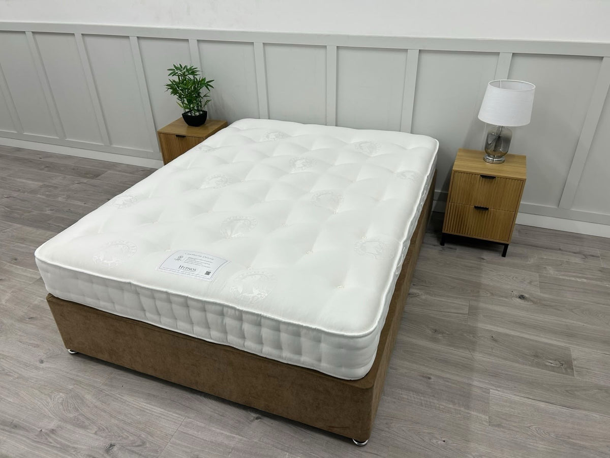 Hypnos Cawthorne Deluxe 5FT Kingsize medium mattress with plush top and supportive sides, showcasing the luxurious fabric and construction.