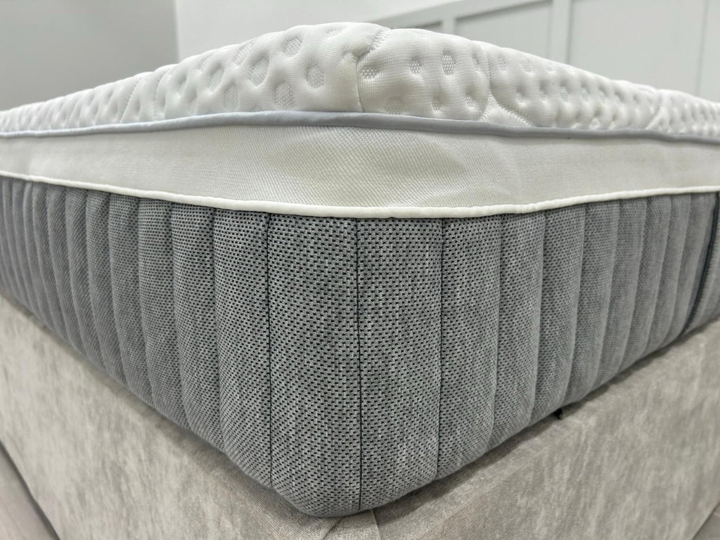 Emma Mattress Smart Hybrid Deluxe Double 4FT 6 Mattress- RRP £979