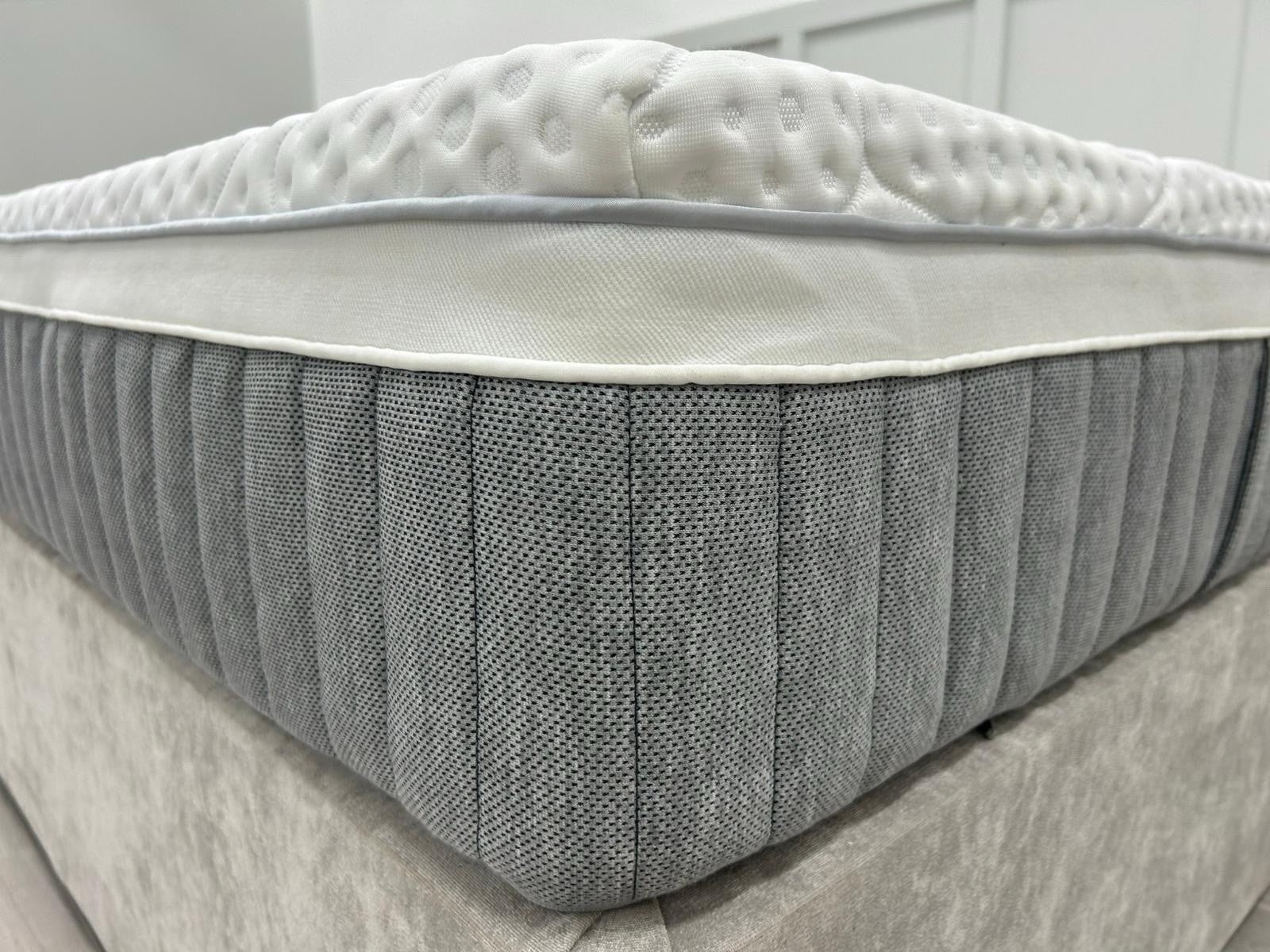 Emma Mattress Smart Hybrid Deluxe Double 4FT 6 Mattress- RRP £979