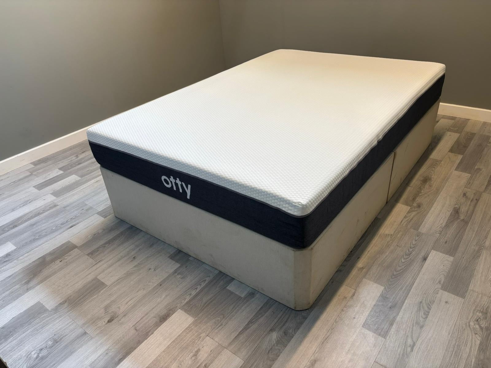 OTTY Hybrid Mattress 5FT Kingsize RRP £749 23cm Deep Medium / Firm