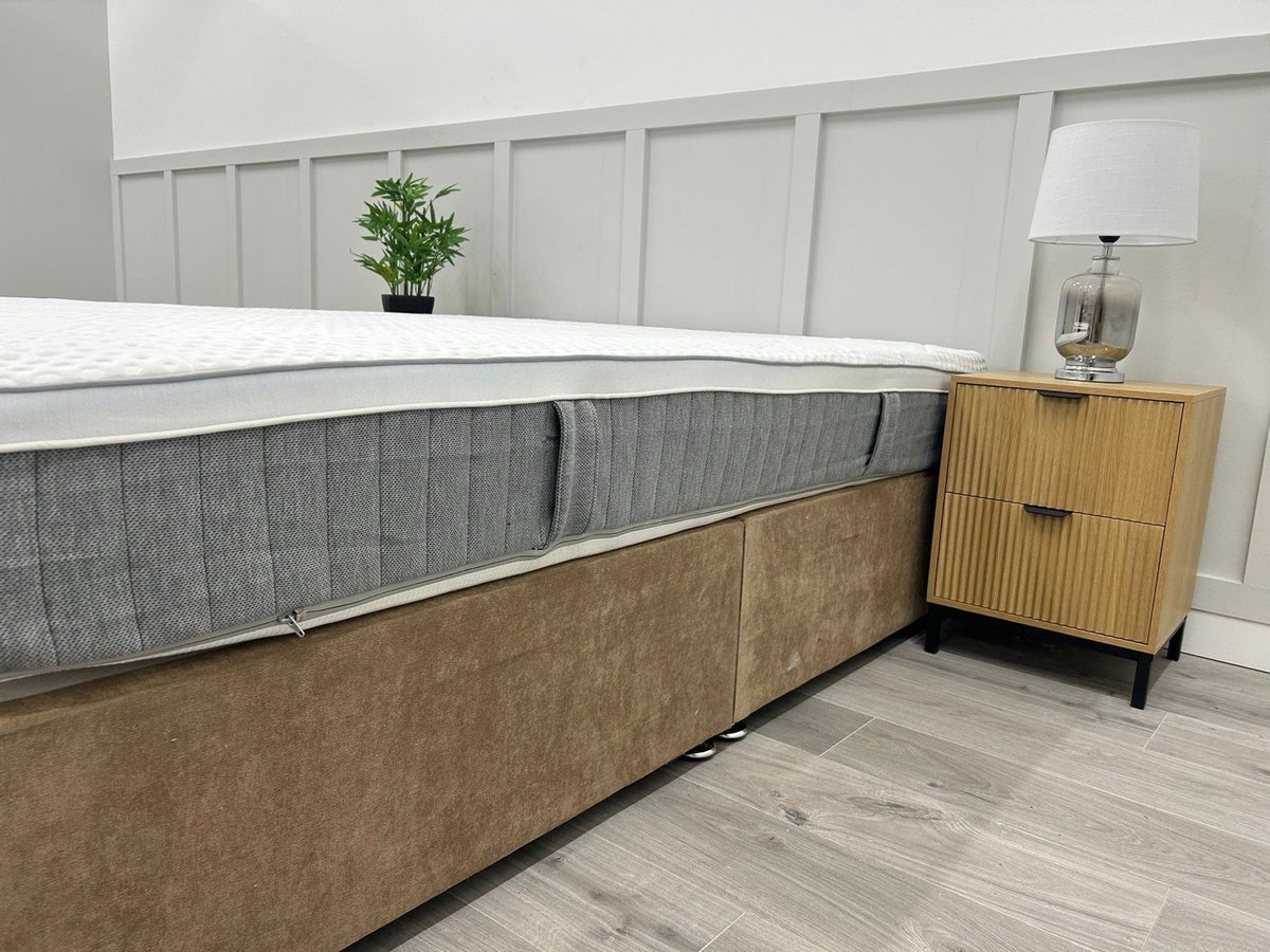 Emma Mattress Smart Hybrid Deluxe Mattress 4FT 6 Double RRP £1199