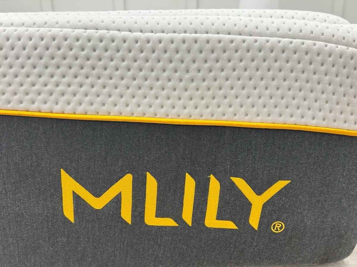 Mlily Premier 3000 Ortho Double Mattress 4FT6 with firm support, shown with a neatly made bed and plush bedding.