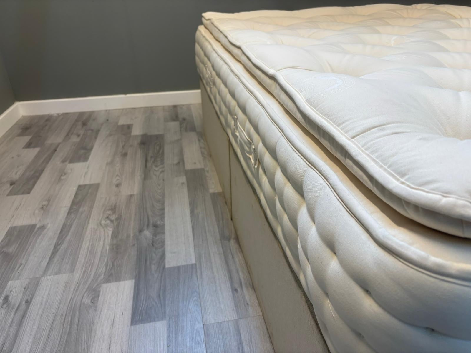 Hypnos Luxurious Earth 03 Double 4FT 6 Mattress - RRP £2599 Medium - Home Furniture Interiors