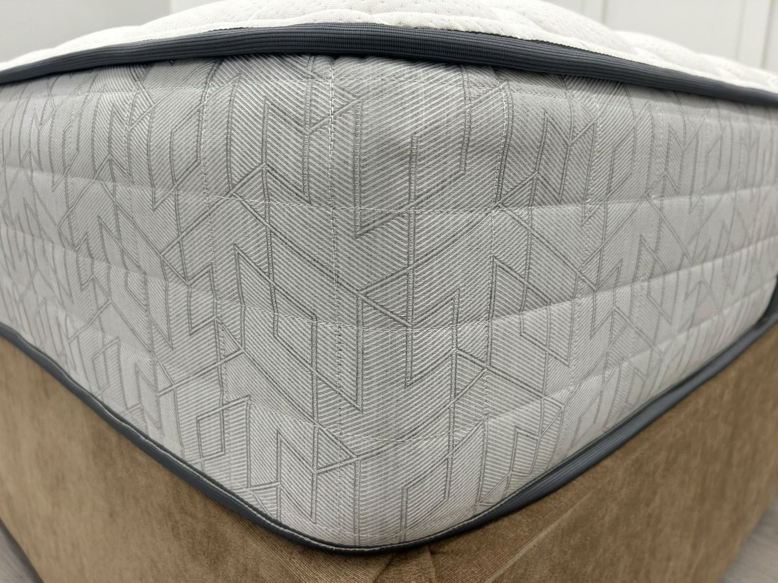 Sealy Elevate Hagen Motion 5FT Kingsize Mattress RRP £1599