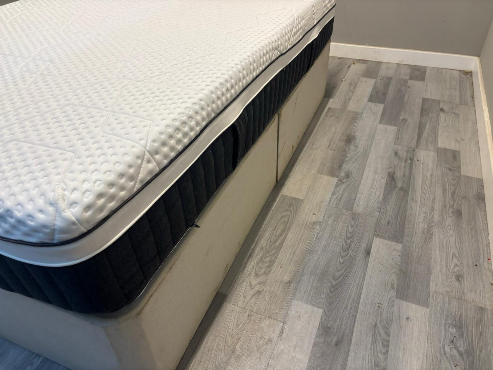 Emma Mattress Diamond Deluxe Spring Free 4FT 6 Double Mattress  - RRP £1697 - Home Furniture Interiors