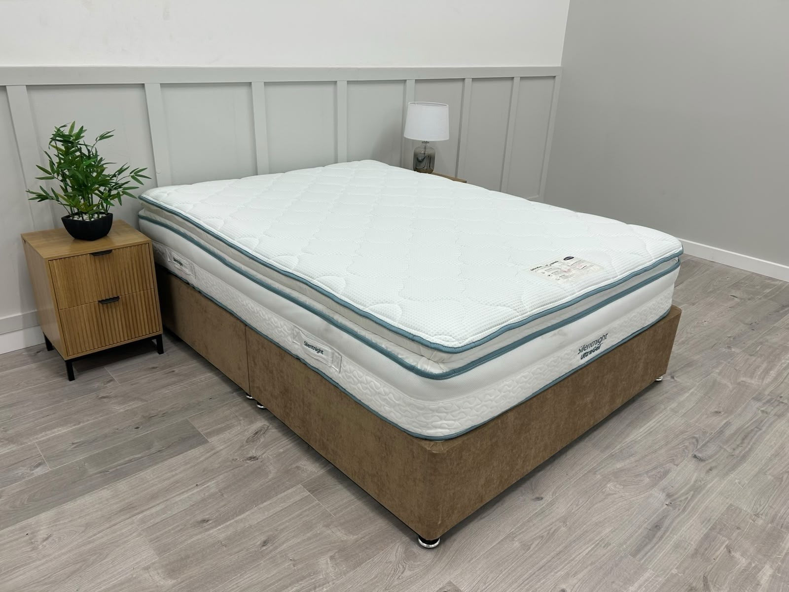 SilentnightUltraGel Cool-to-touch 2000 Pocket Mattress 5FT Kingsize RRP £1299