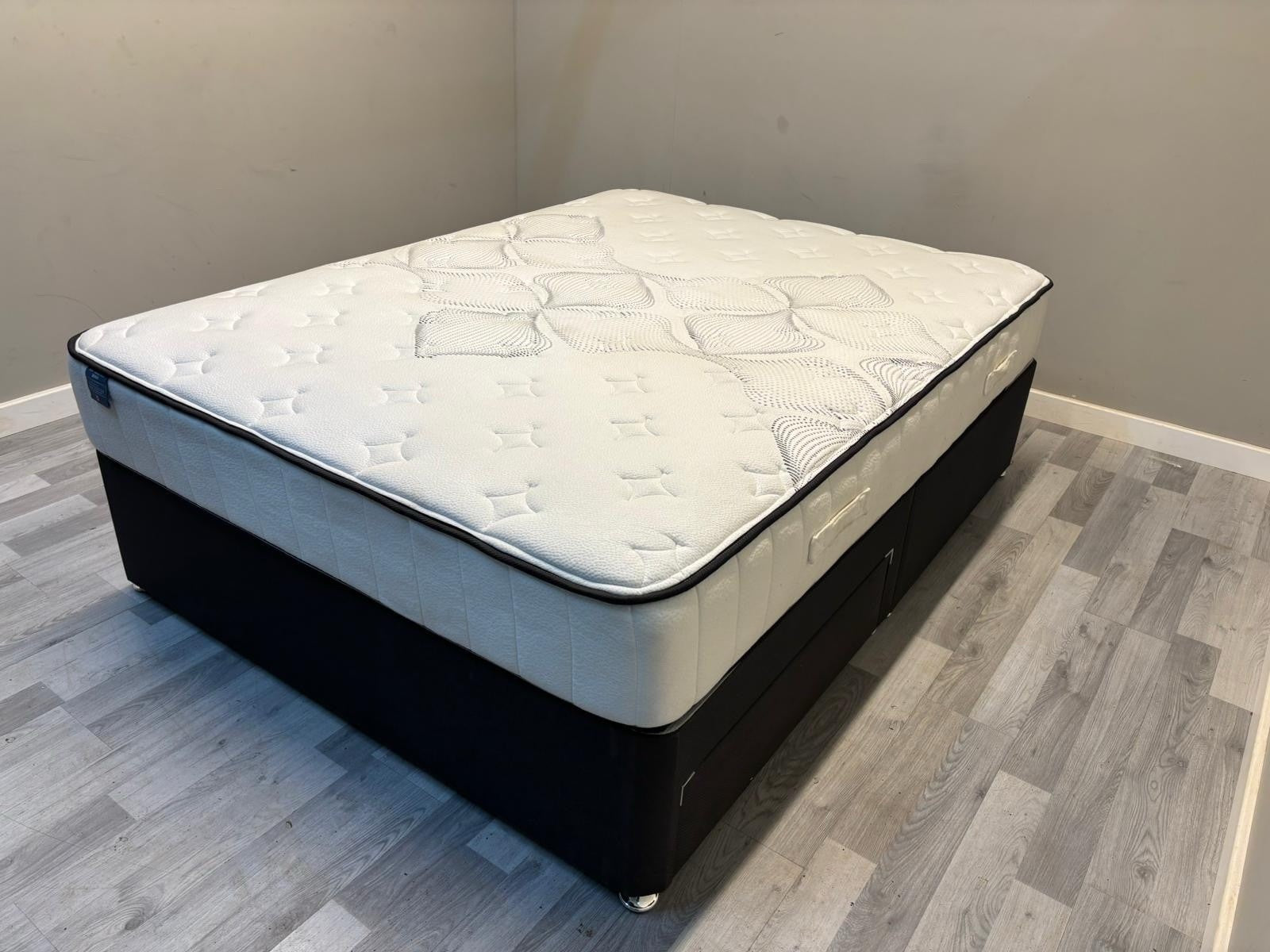 IGEL 2050i Nanotech 5FT Kingsize Mattress - RRP £1199 Firm