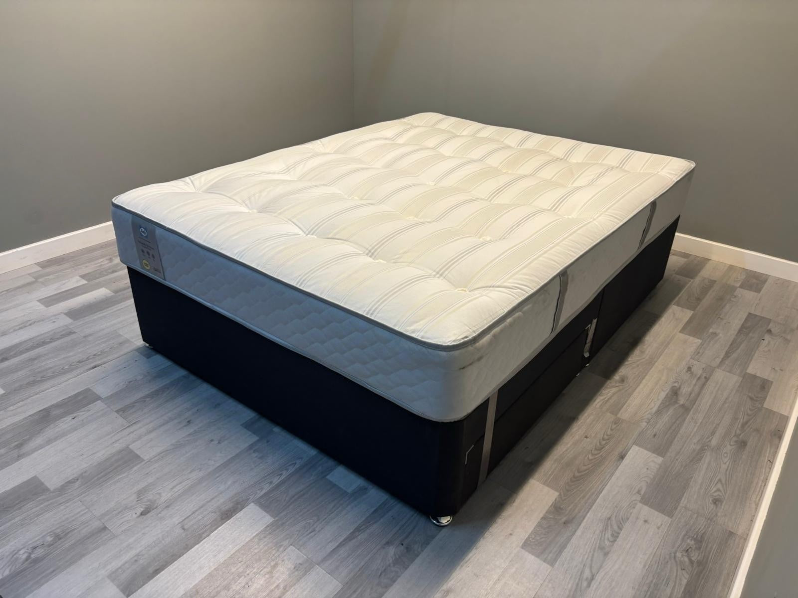Sealy Edendale Backcare Support Firm Mattress 4FT 6 Double RRP £1299 A - Home Furniture Interiors