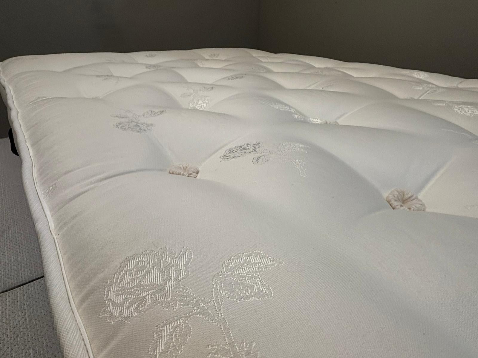 Baker And Finch Small Double Mattress 4FT RRP £699