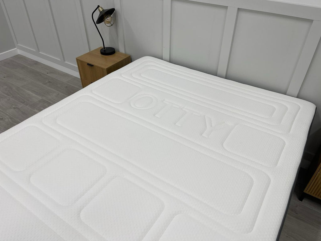 OTTY Original Hybrid Mattress 5FT RRP £799 Medium / Firm