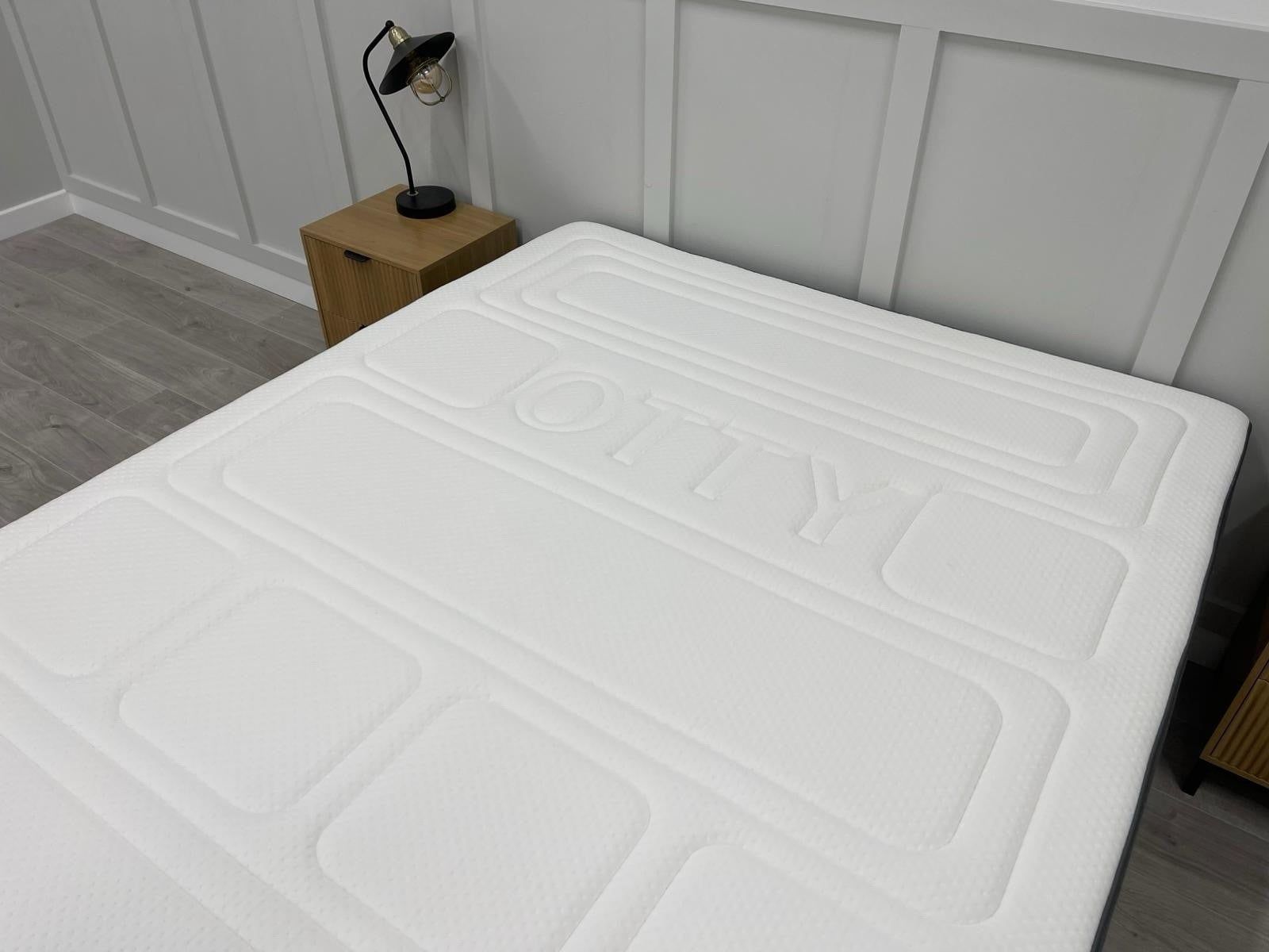 OTTY Original Hybrid Mattress 5FT RRP £799 Medium / Firm