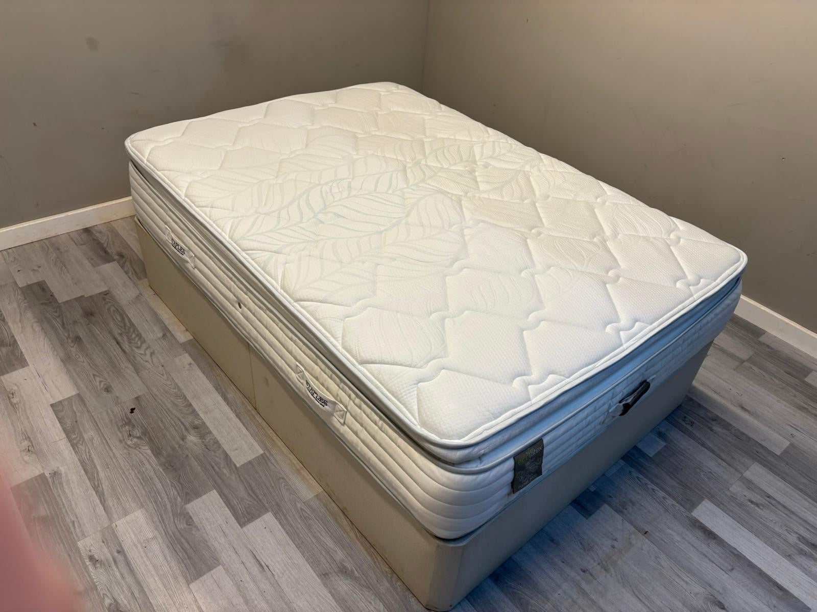 Staples and Co Refresh Eco Latex Pocket 3000 Mattress Double 4FT 6 Firm