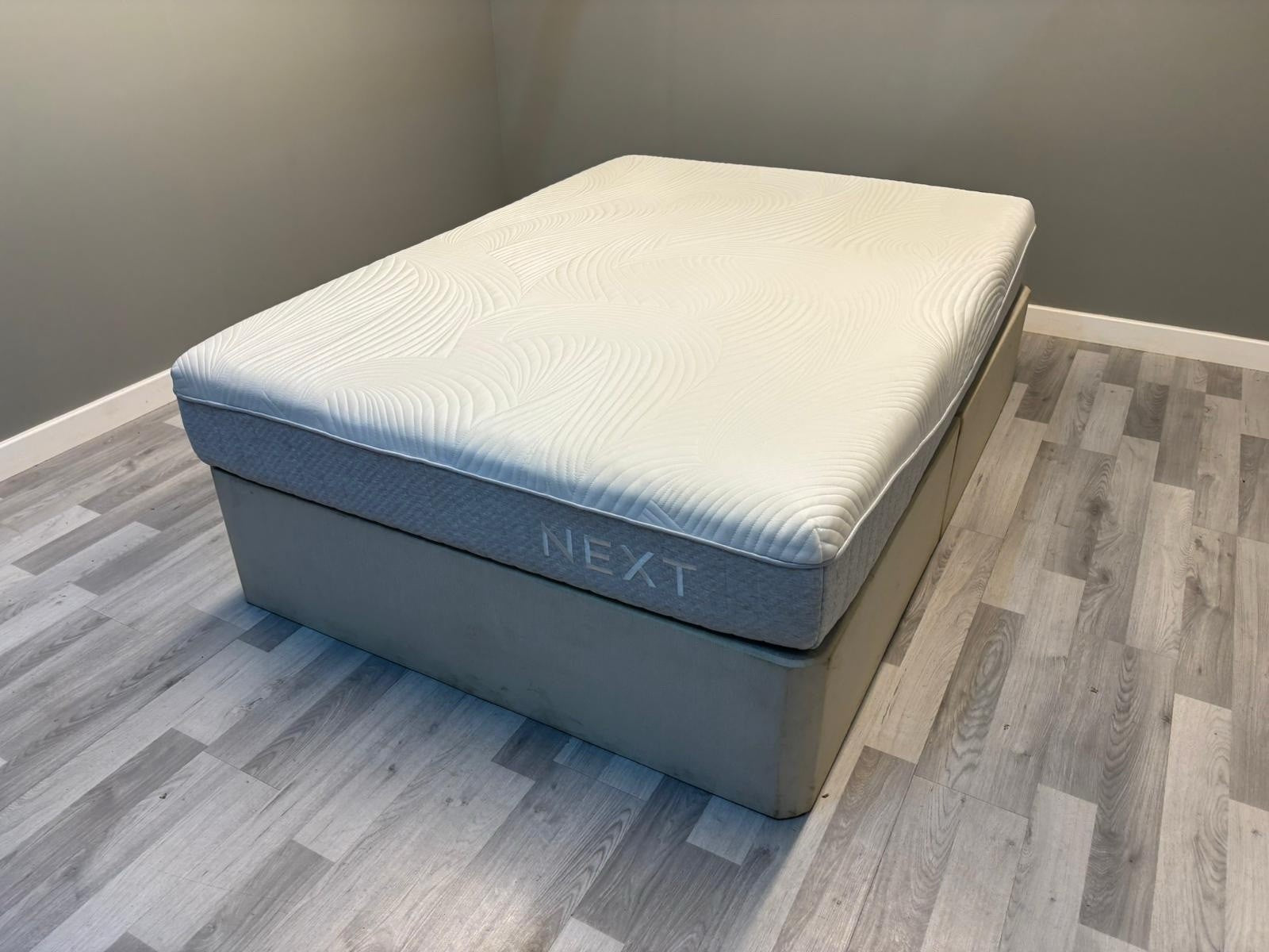 Next Marshmallow 1400 Pocket Sprung Medium Memory Foam Hybrid Double Mattress A - Home Furniture Interiors