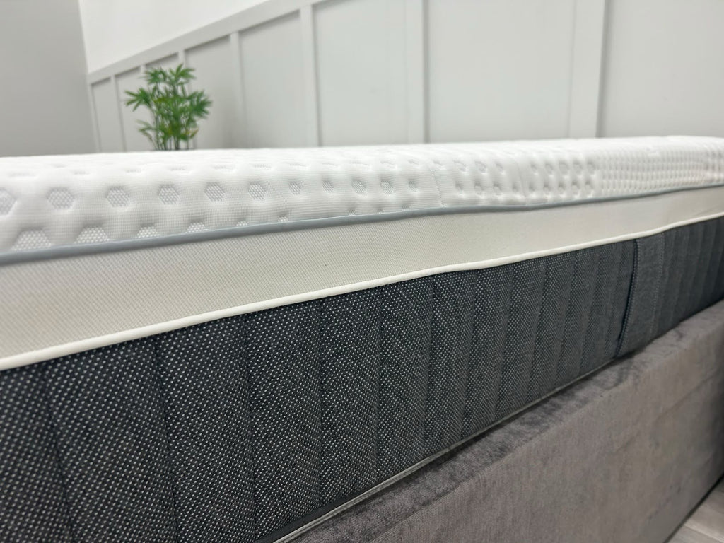 Emma Helix Deluxe Hybrid 6FT Superking Mattress RRP £1699 Medium - Home Furniture Interiors