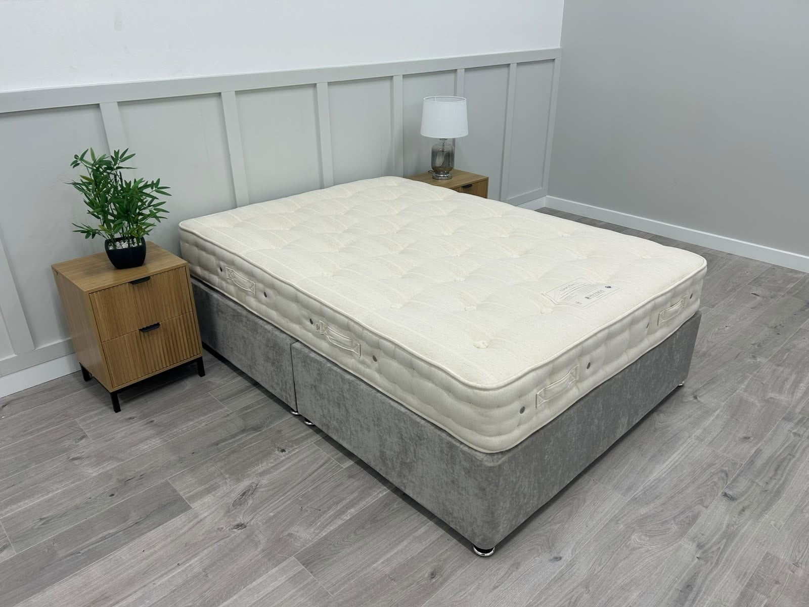 Hypnos Luxury Firm 01 Mattress 4FT 6 Double  RRP £1895