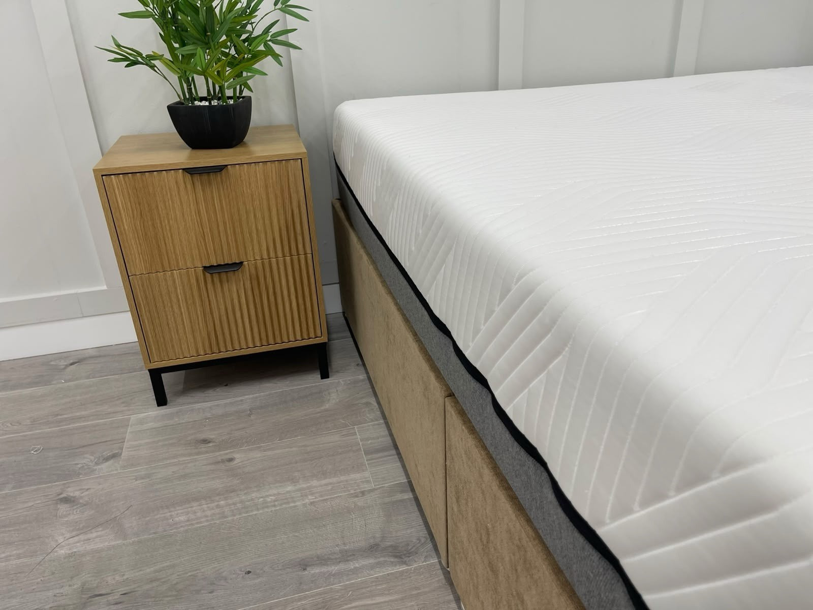 Tempur Firm Elite Black 5FT Kingsize Mattress RRP £2195 A