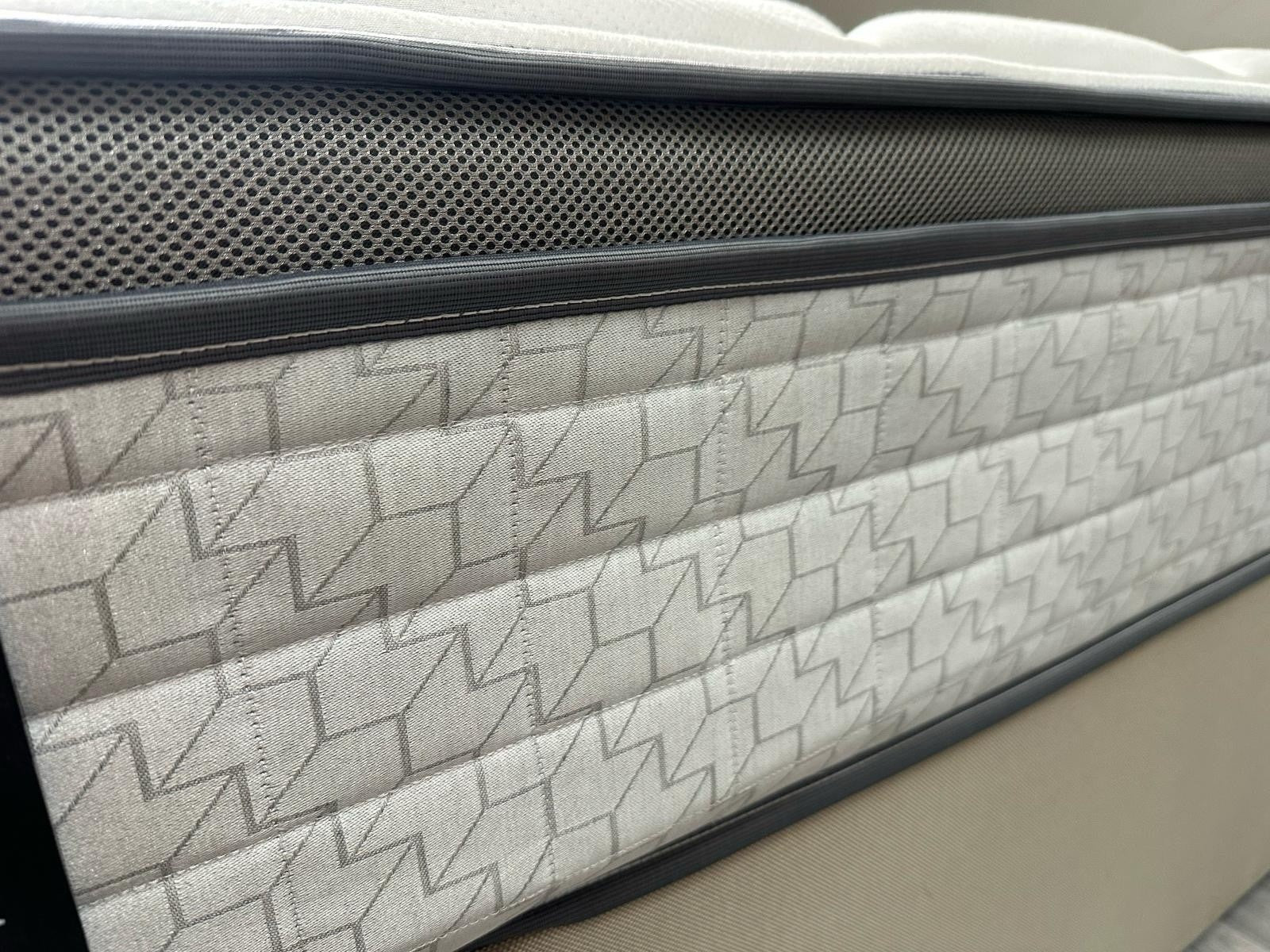 Sealy Bronte Posturepedic 6FT Superking Mattress Firm - RRP £2499