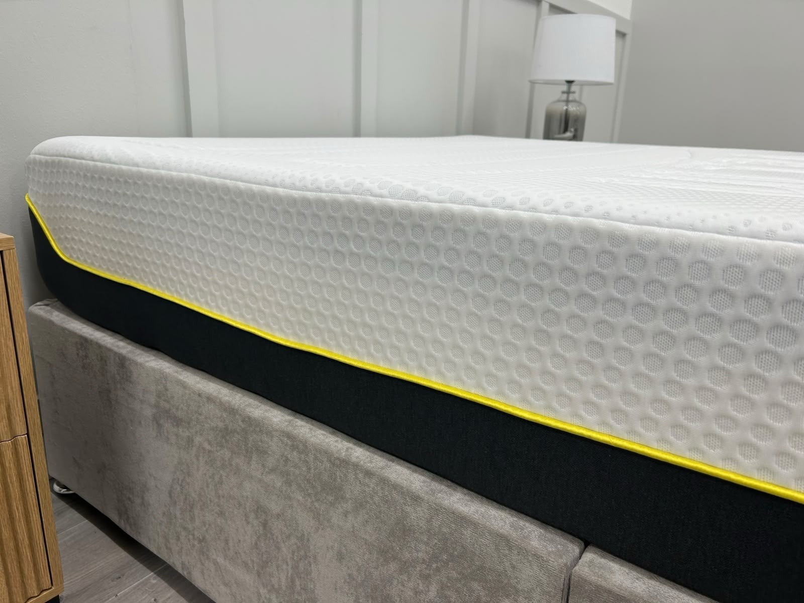 Mlily Ultra 270 4FT 6 Double Mattress RRP £1299