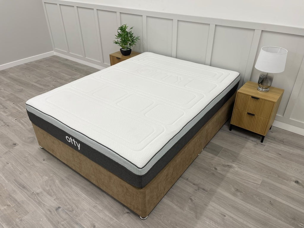 OTTY Bamboo Hybrid 5FT Kingsize Mattress RRP £749  Medium / Firm