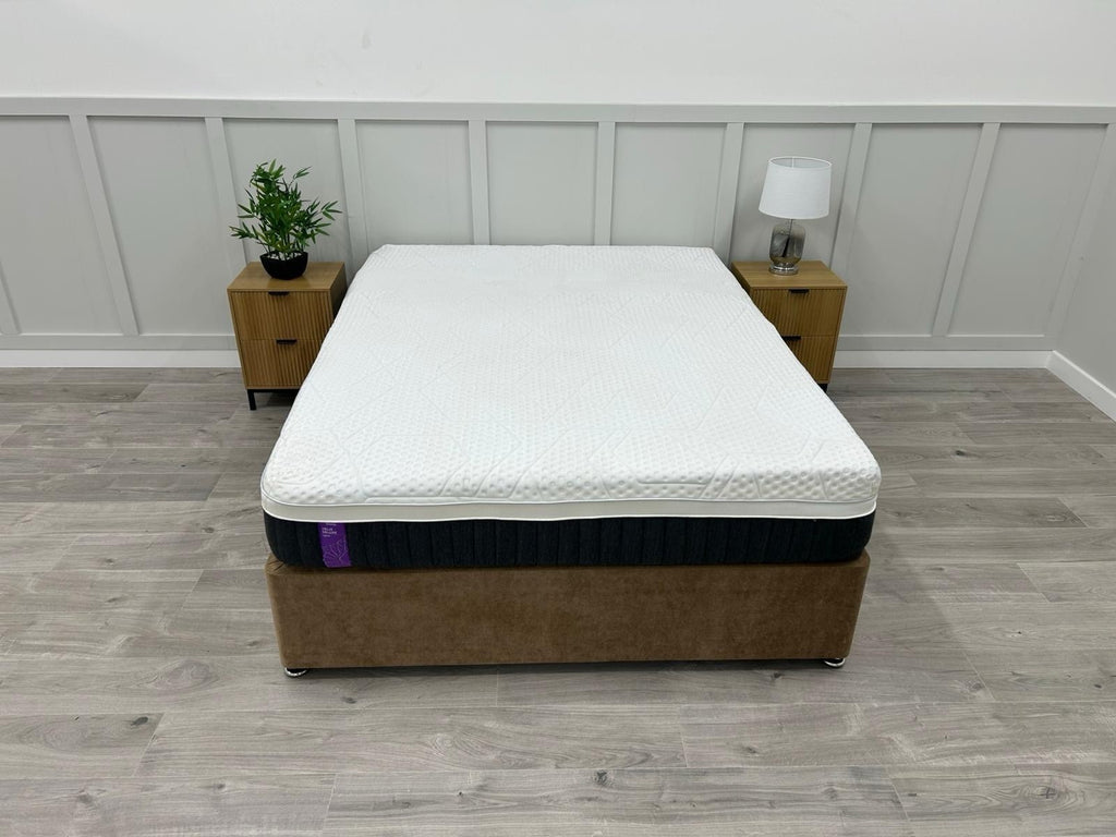 Emma Mattress Helix Hybrid Deluxe 4Ft 6 Double    RRP £1599