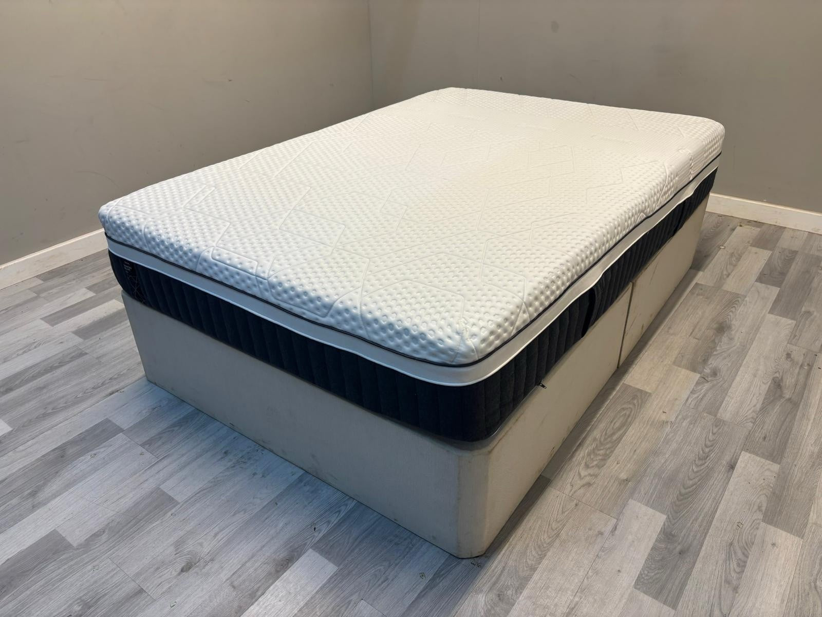 Emma Mattress Diamond Deluxe Hybrid 5FT Kingsize Mattress  - RRP £1879