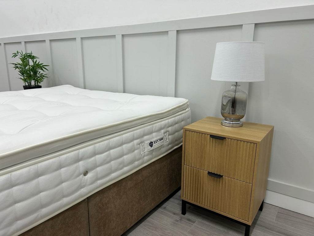 Rest Assured Knowlton 2000 Pocket Latex Pillow Top Mattress 5FT Kingsize