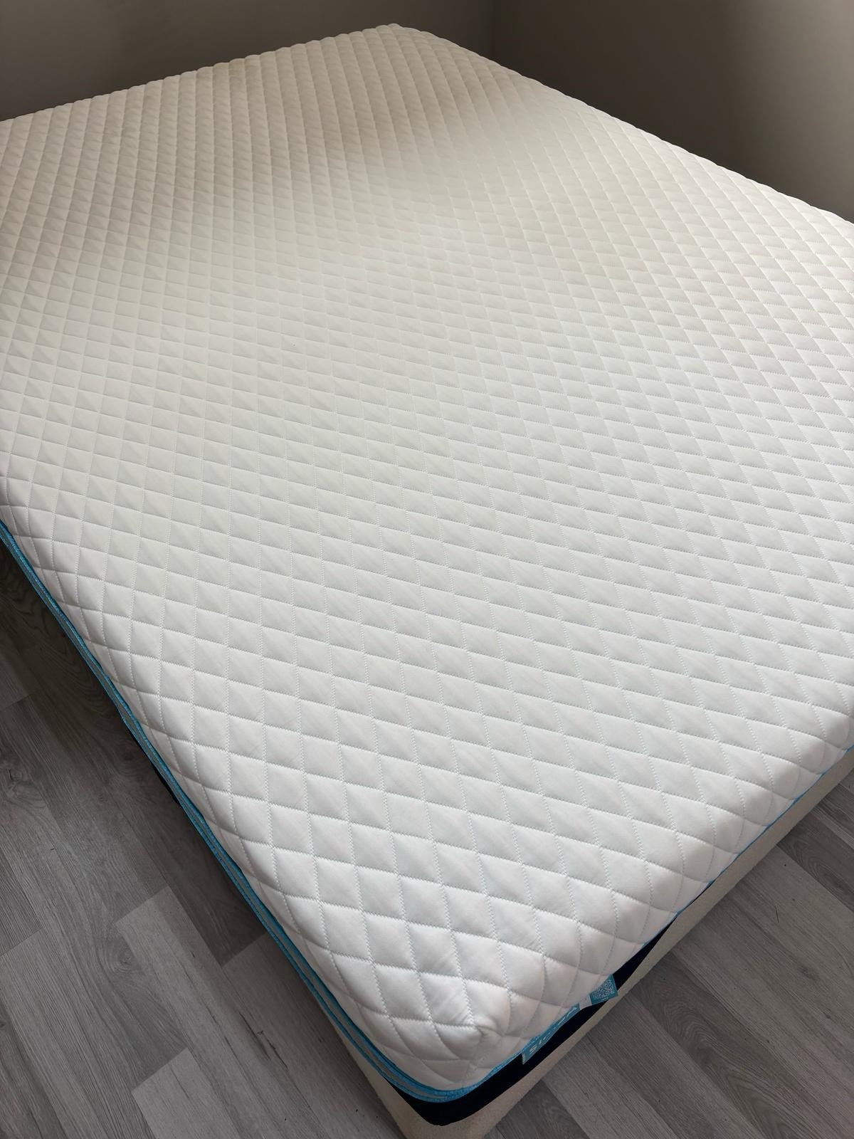 Simba Luxe New Style 4FT 6 Double Mattress - RRP £1499 - Home Furniture Interiors