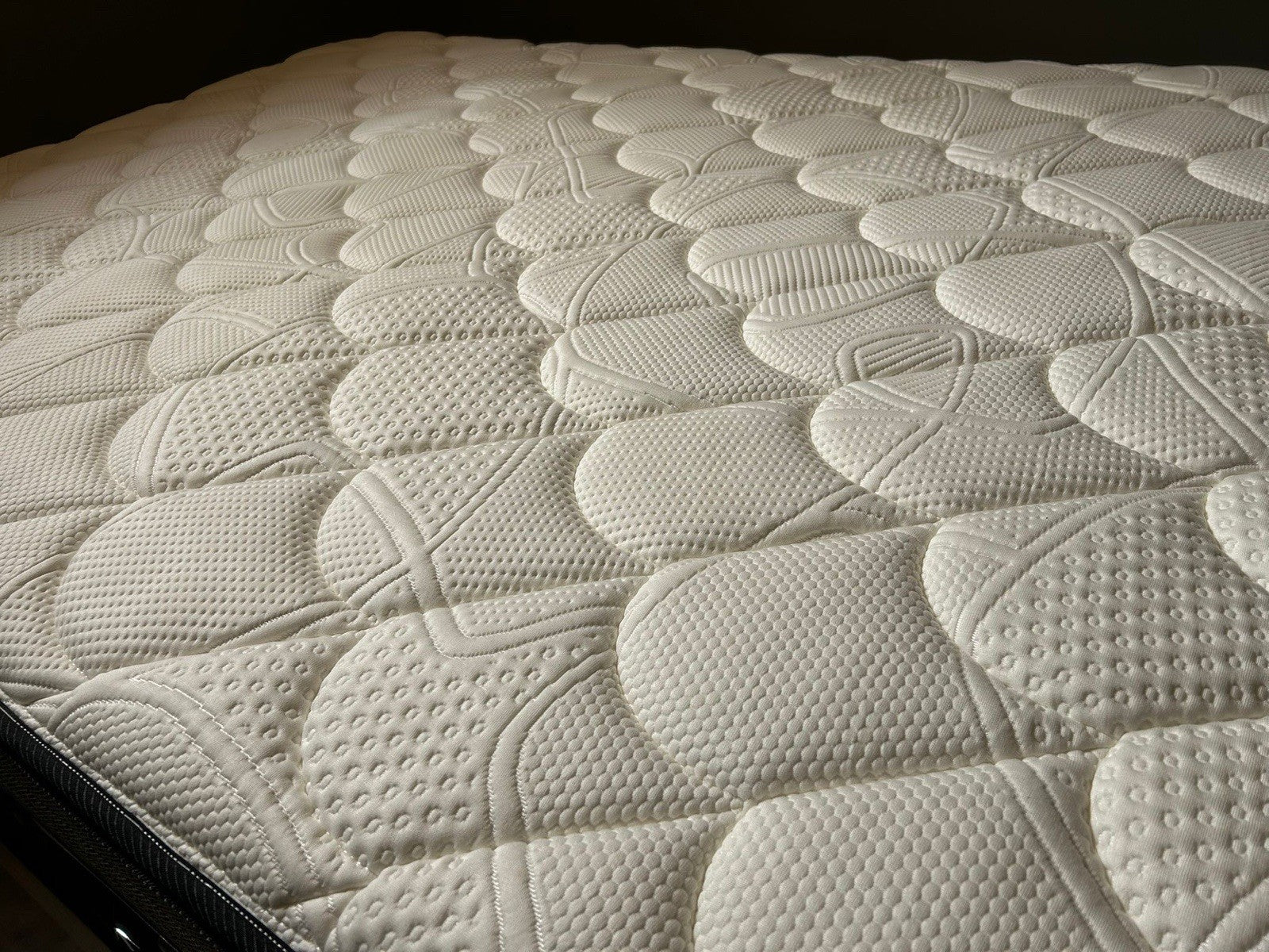 Sealy Monte Carlo 3800 Pocket Springs 5FT Kingsize. RRP £2899 - Home Furniture Interiors
