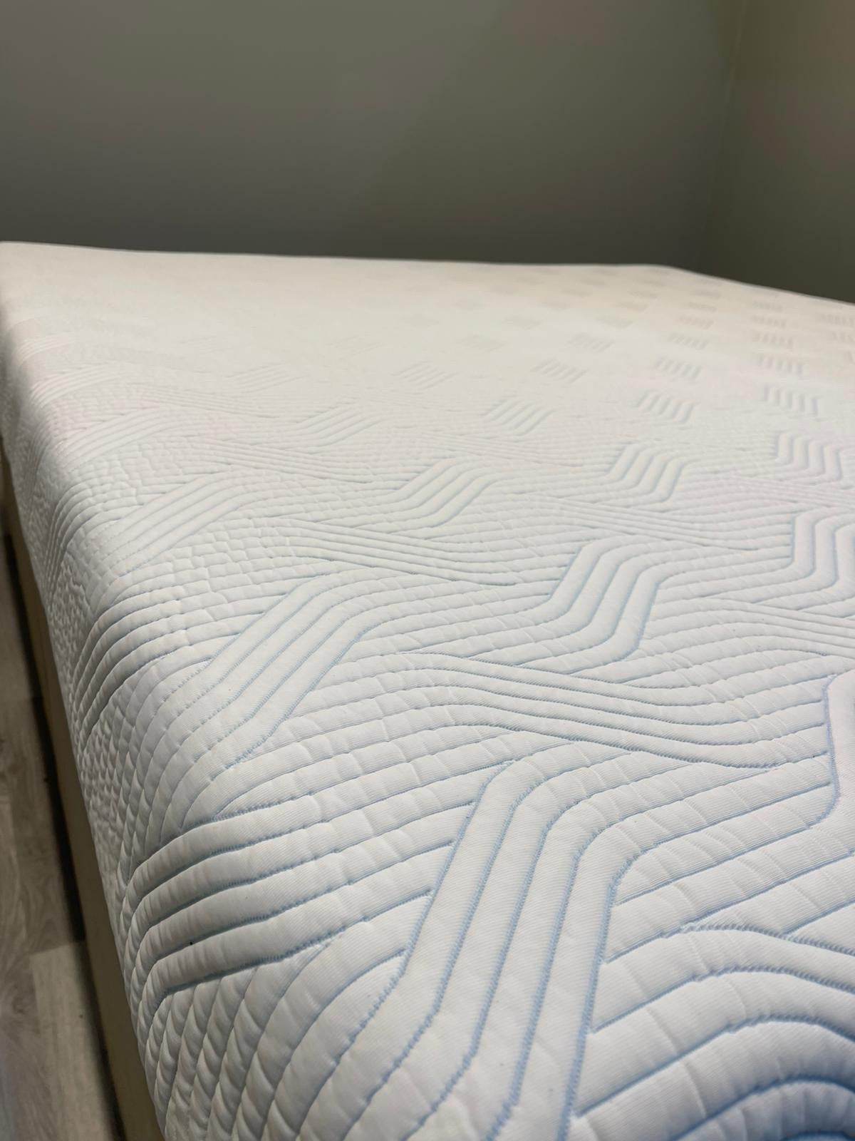 TEMPUR Pro Plus Smartcool Medium 6FT Superking Mattress - RRP £2795 - Home Furniture Interiors
