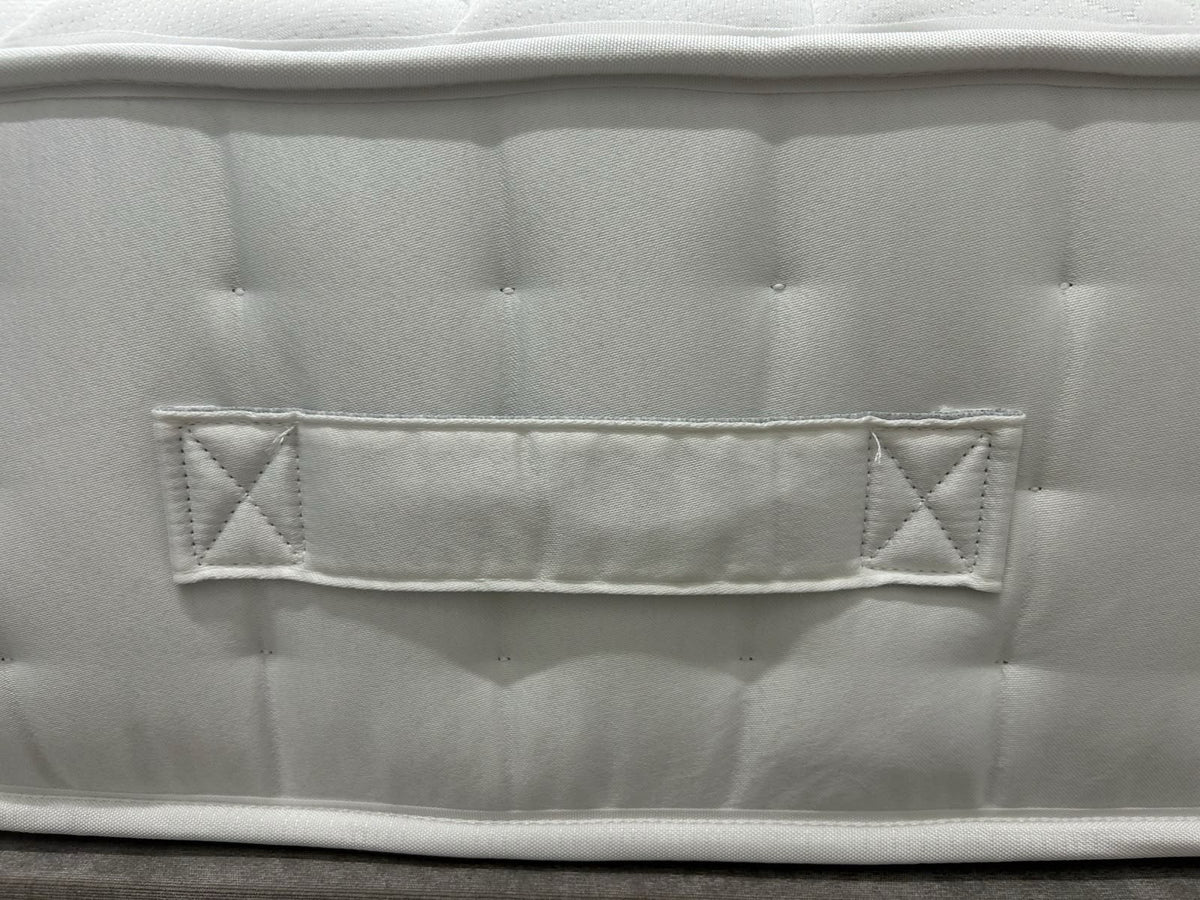 Silentnight 2800 Pocket Luxury Mattress 4FT Double RRP £995