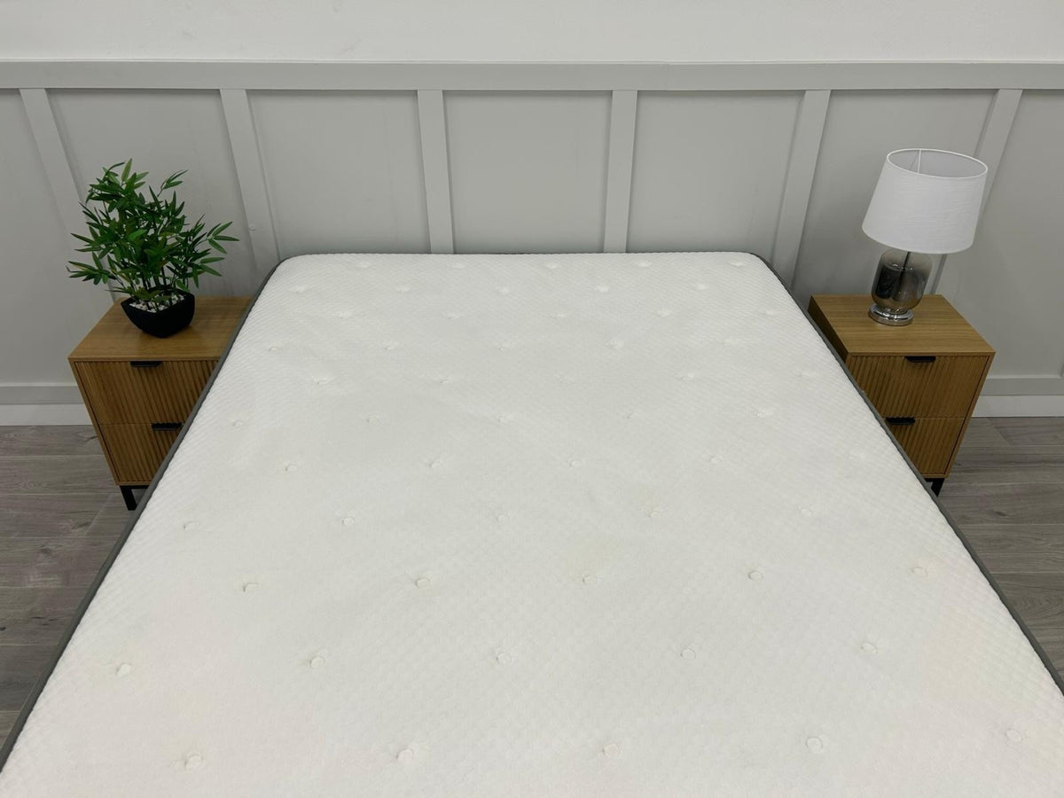 Dusk 4000 Pocket Hybrid 5FT Kingsize Mattress RRP £899