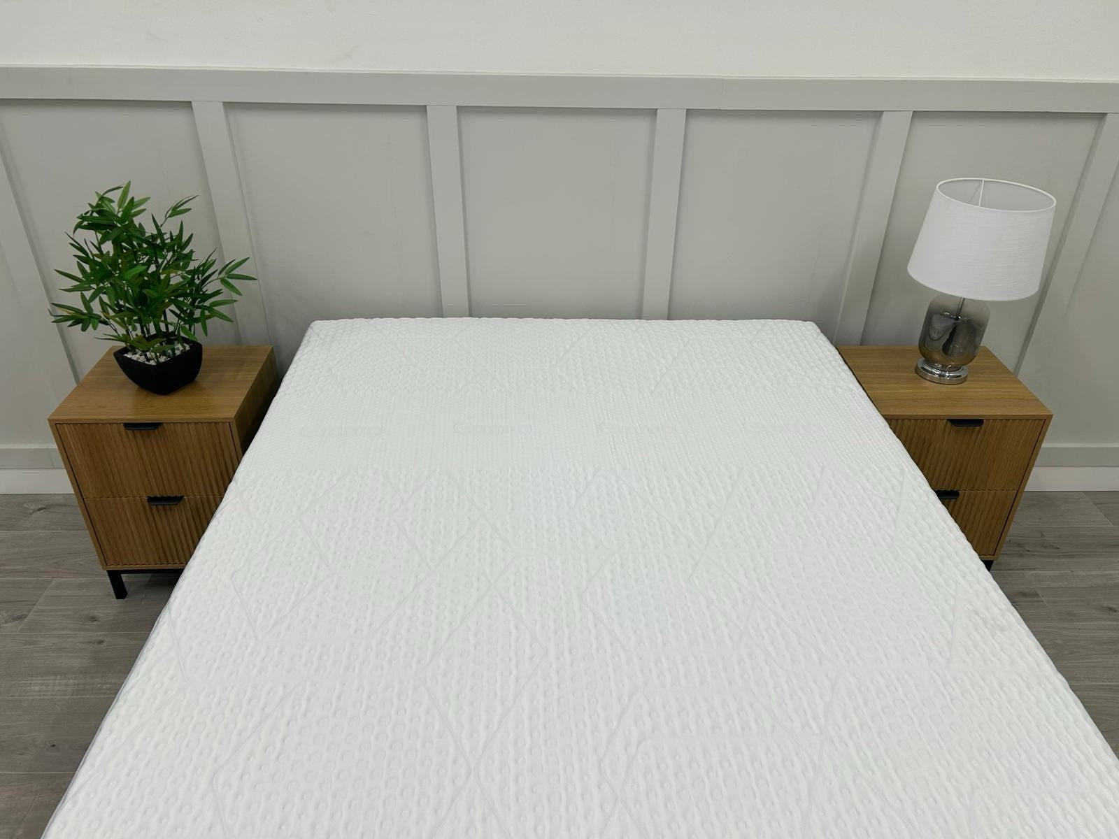 Emma Mattress Smart Hybrid Deluxe Double 4FT 6 Mattress- RRP £979
