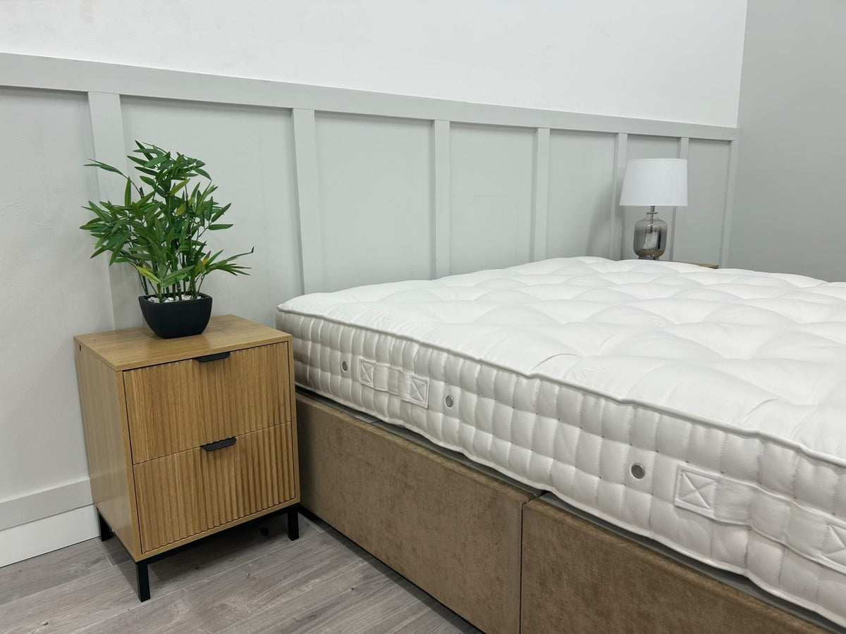 Vispring Baronet Superb 5FT Kingsize firm mattress with plush upholstery and supportive spring system, designed for luxury comfort.