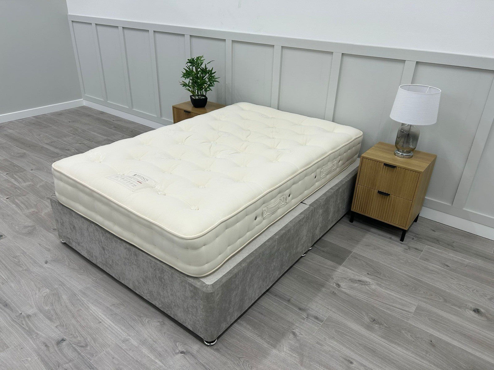 Hypnos Luxurious Earth 02 Mattress Small Double 4FT RRP £2299 Medium