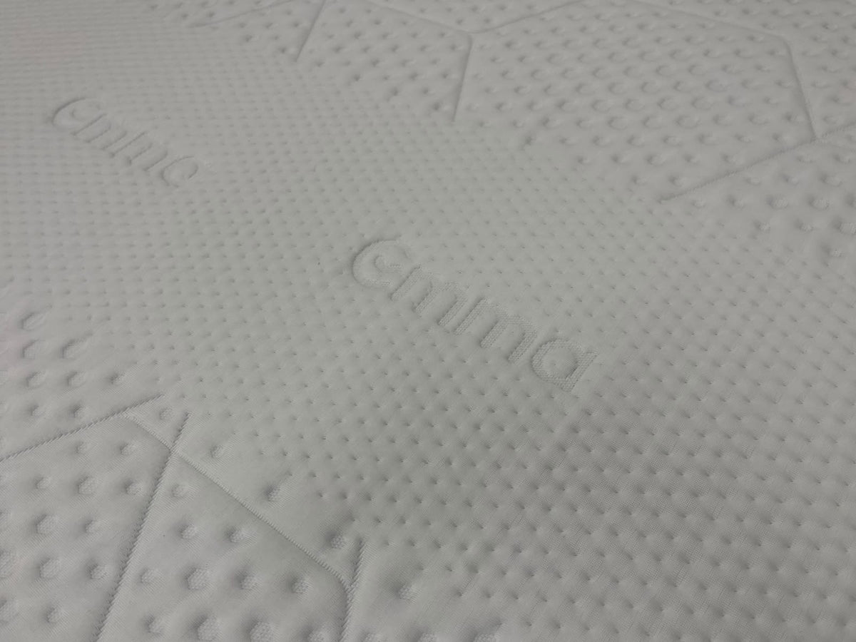 Emma Diamond Deluxe Hybrid 5FT Kingsize mattress with plush top and supportive layers, designed for comfort and durability.