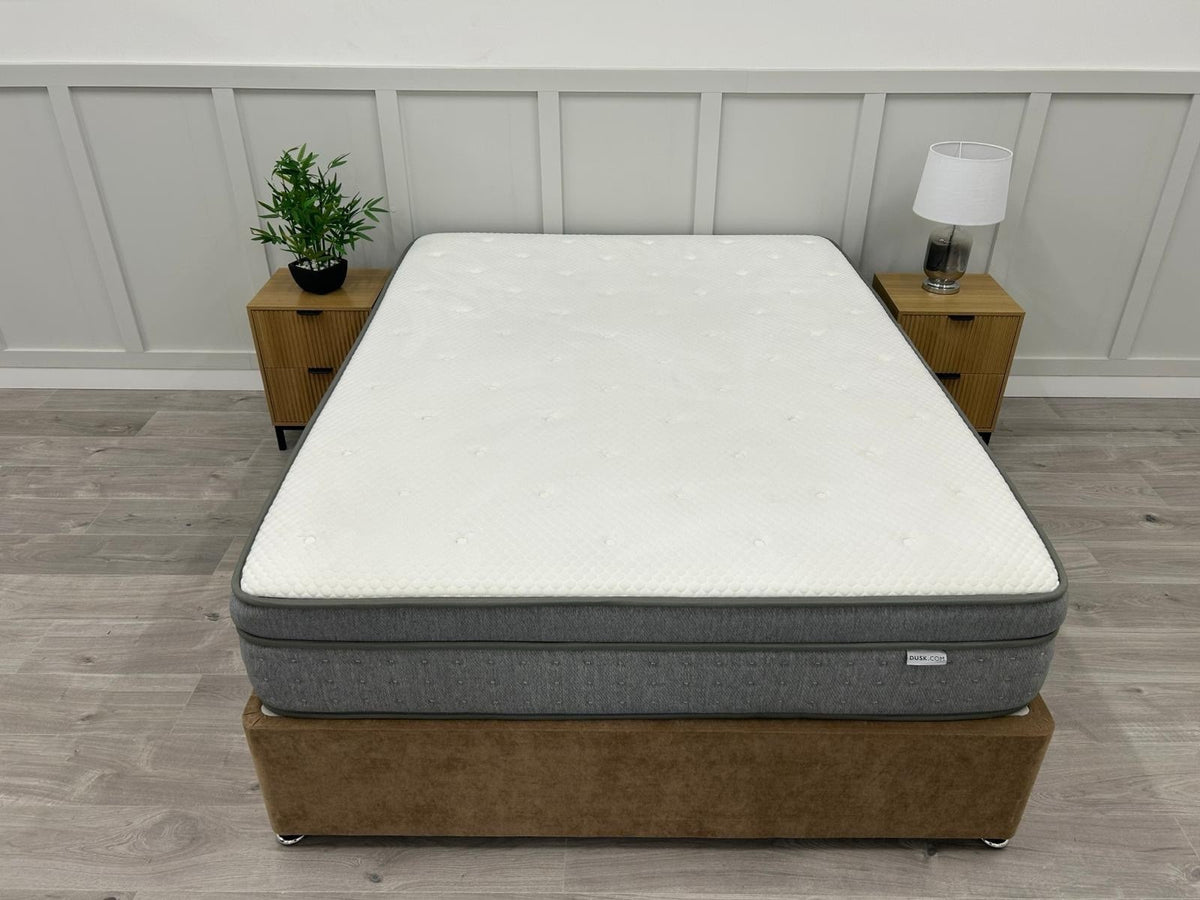Dusk 4000 Pocket Hybrid 5FT Kingsize Mattress RRP £899