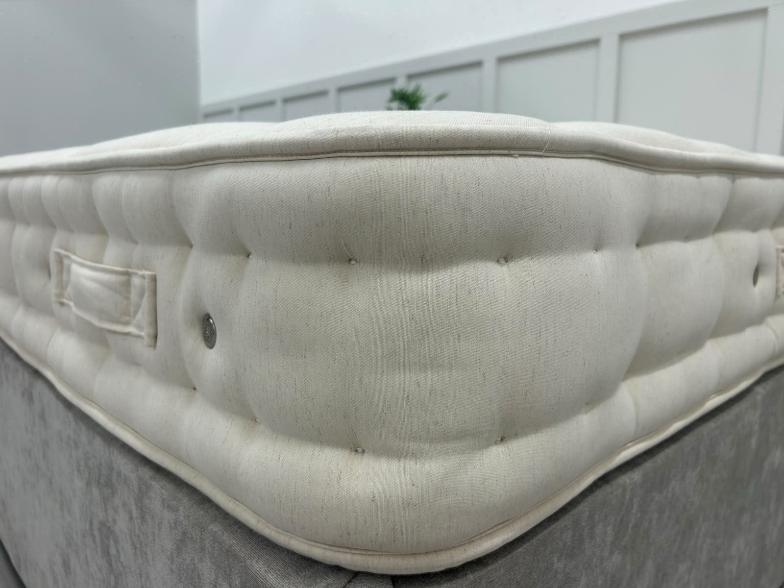 Hypnos Luxury Firm 01 Mattress 4FT 6 Double  RRP £1895