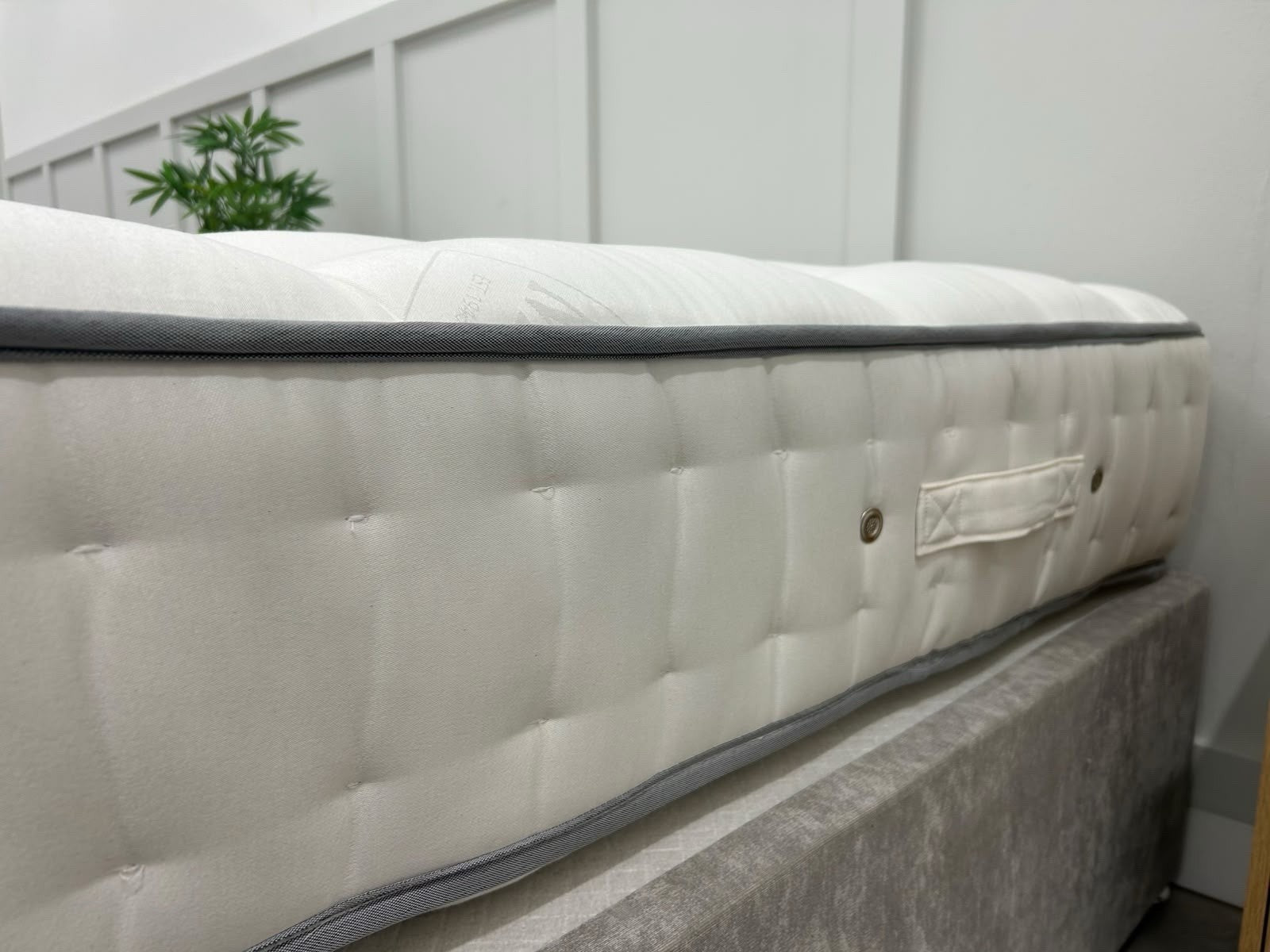 Millbrook Wool Luxury Latex 4000 Pocket Mattress  4FT 6 Double RRP £1801