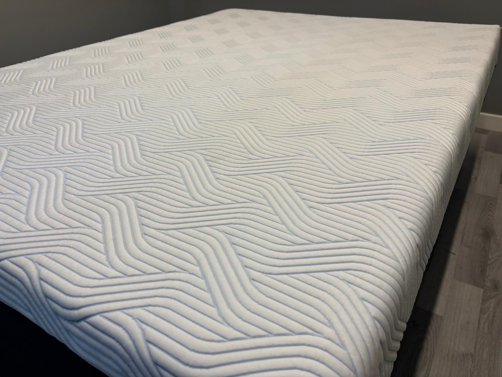 TEMPUR Pro Plus Luxe SmartCool Soft 5FT Kingsize Mattress RRP £2899