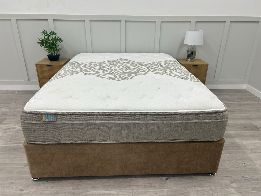 Igel Advance 2500 5ft kingsize medium mattress with plush top and side panels, showing the full mattress surface.