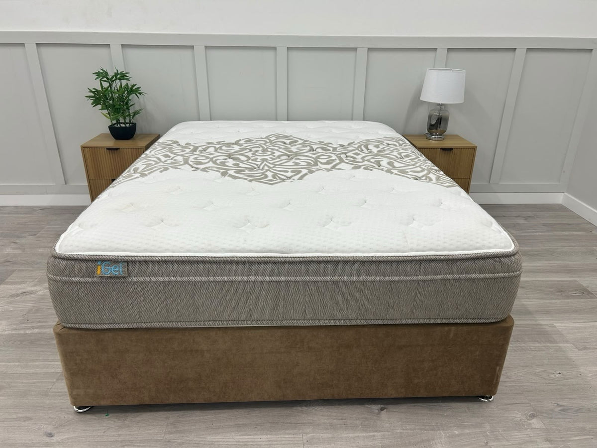 Igel Advance 2500 5ft kingsize medium mattress with plush top and side panels, showing the full mattress surface.