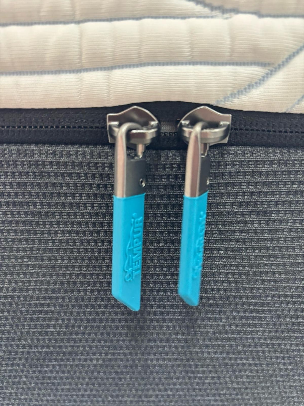 Tempur Pro Air Plus SmartCool 4FT Small Double Mattress Soft RRP £1995 - Home Furniture Interiors